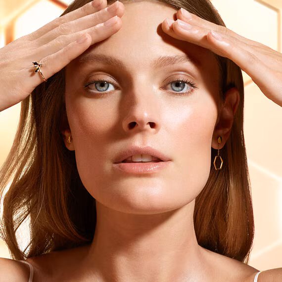 GUERLAIN Abeille Royale UV Skin Defense 02